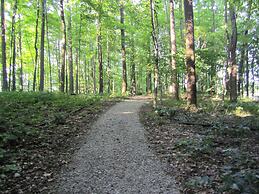 Sojourner's Lodge & Log Cabin Suites