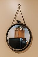 Sojourner's Lodge & Log Cabin Suites