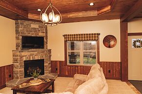 Sojourner's Lodge & Log Cabin Suites