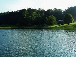 Sojourner's Lodge & Log Cabin Suites