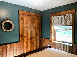 Sojourner's Lodge & Log Cabin Suites