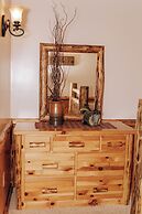 Sojourner's Lodge & Log Cabin Suites