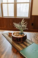 Sojourner's Lodge & Log Cabin Suites