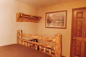 Sojourner's Lodge & Log Cabin Suites