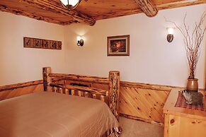 Sojourner's Lodge & Log Cabin Suites