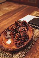 Sojourner's Lodge & Log Cabin Suites