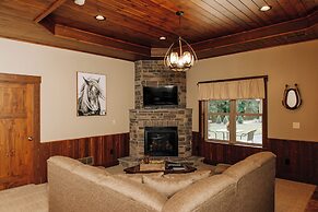 Sojourner's Lodge & Log Cabin Suites