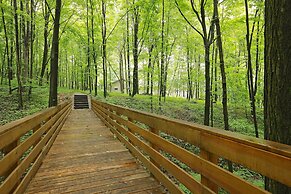 Sojourner's Lodge & Log Cabin Suites