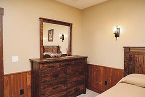Sojourner's Lodge & Log Cabin Suites
