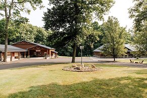 Sojourner's Lodge & Log Cabin Suites