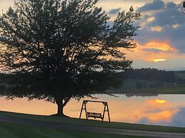 Sojourner's Lodge & Log Cabin Suites