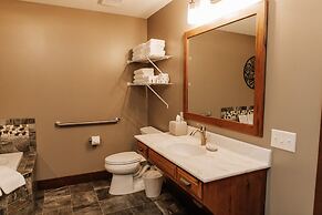 Sojourner's Lodge & Log Cabin Suites