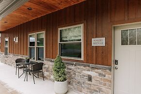 Sojourner's Lodge & Log Cabin Suites