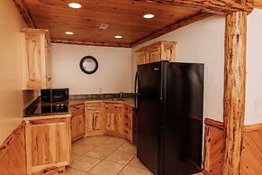 Sojourner's Lodge & Log Cabin Suites