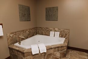 Sojourner's Lodge & Log Cabin Suites