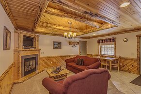 Sojourner's Lodge & Log Cabin Suites