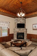 Sojourner's Lodge & Log Cabin Suites