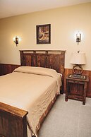 Sojourner's Lodge & Log Cabin Suites