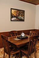 Sojourner's Lodge & Log Cabin Suites