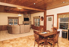 Sojourner's Lodge & Log Cabin Suites