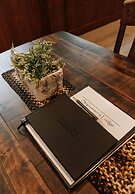 Sojourner's Lodge & Log Cabin Suites