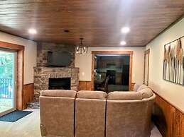 Sojourner's Lodge & Log Cabin Suites