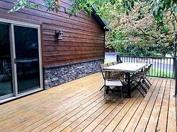 Sojourner's Lodge & Log Cabin Suites