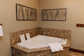 Sojourner's Lodge & Log Cabin Suites