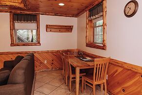 Sojourner's Lodge & Log Cabin Suites