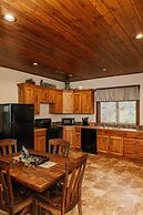 Sojourner's Lodge & Log Cabin Suites