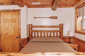 Sojourner's Lodge & Log Cabin Suites