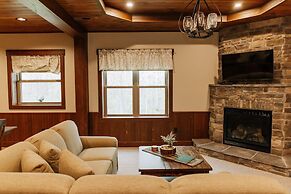 Sojourner's Lodge & Log Cabin Suites