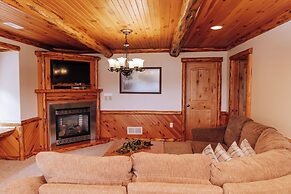 Sojourner's Lodge & Log Cabin Suites