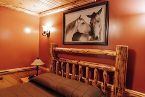 Sojourner's Lodge & Log Cabin Suites