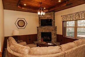 Sojourner's Lodge & Log Cabin Suites