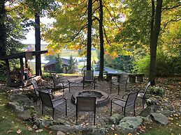 Sojourner's Lodge & Log Cabin Suites