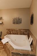 Sojourner's Lodge & Log Cabin Suites