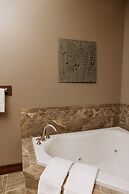 Sojourner's Lodge & Log Cabin Suites