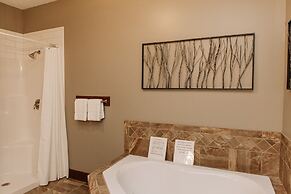 Sojourner's Lodge & Log Cabin Suites