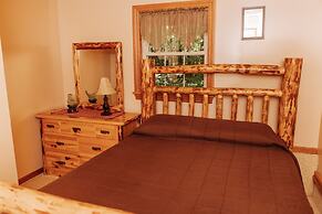 Sojourner's Lodge & Log Cabin Suites