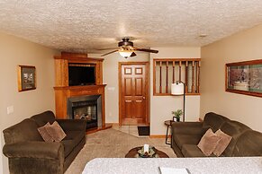 Sojourner's Lodge & Log Cabin Suites