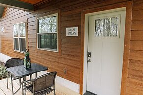 Sojourner's Lodge & Log Cabin Suites
