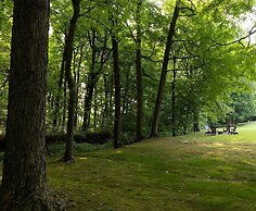 Sojourner's Lodge & Log Cabin Suites