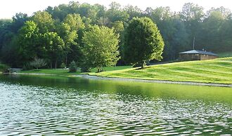 Sojourner's Lodge & Log Cabin Suites