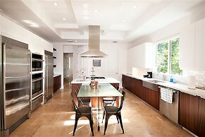 Bel Air Luxury Mansion