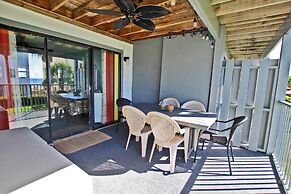 Seascape 102 by Youngs Suncoast