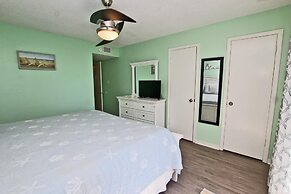 Seascape 102 by Youngs Suncoast