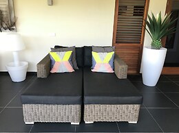 Magnificent Villa near Beach in Upscale District of Vista Royal, Jan T