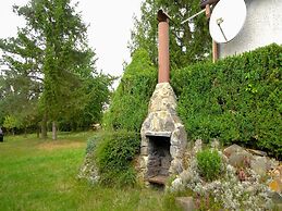 Lovely Apartment in Svinarov Czech Republic near Forest