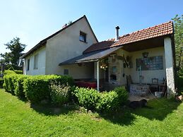 Lovely Apartment in Svinarov Czech Republic near Forest